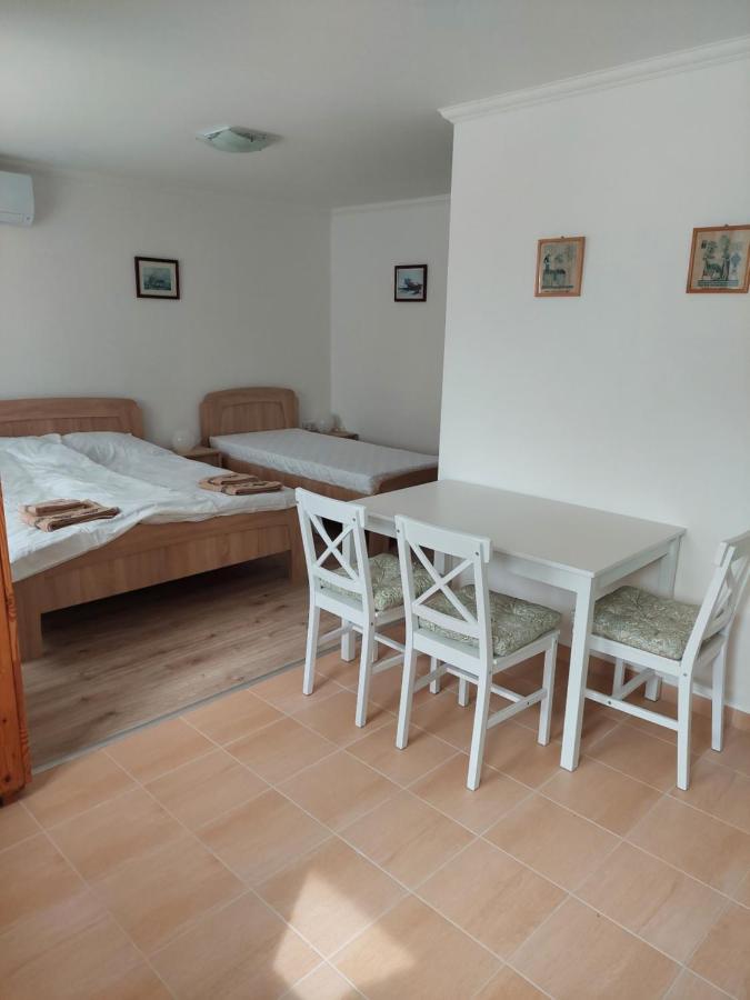 Szent Bernat Vendeghaz Apartment Veszprem Exterior photo