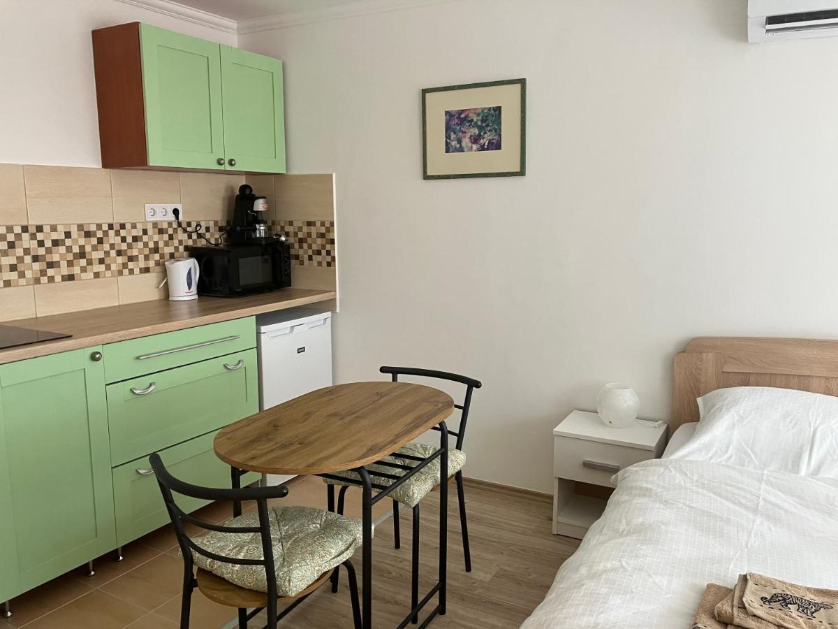 Szent Bernat Vendeghaz Apartment Veszprem Exterior photo